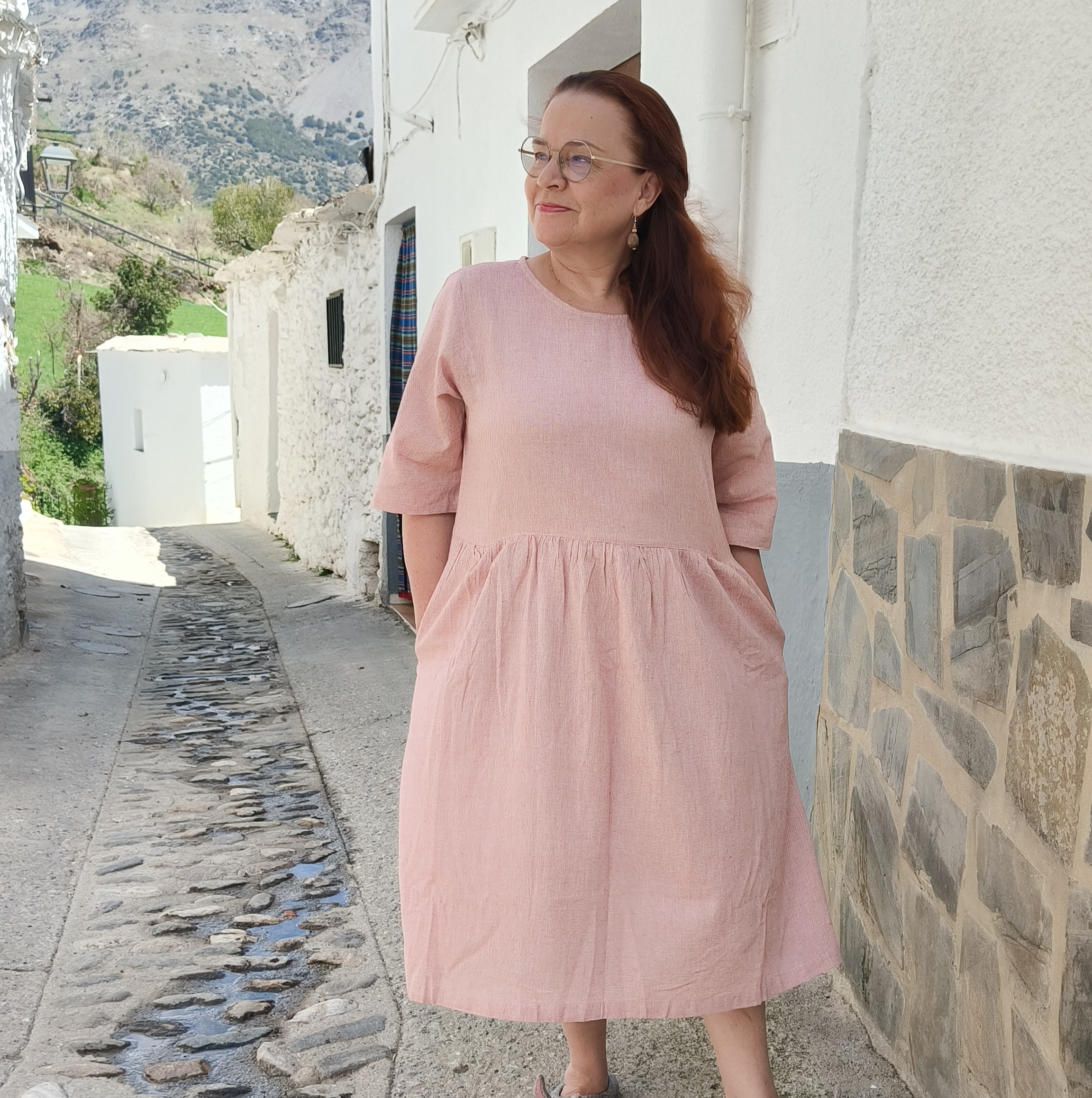 Vaaleanpunainen taskumekko Shanta