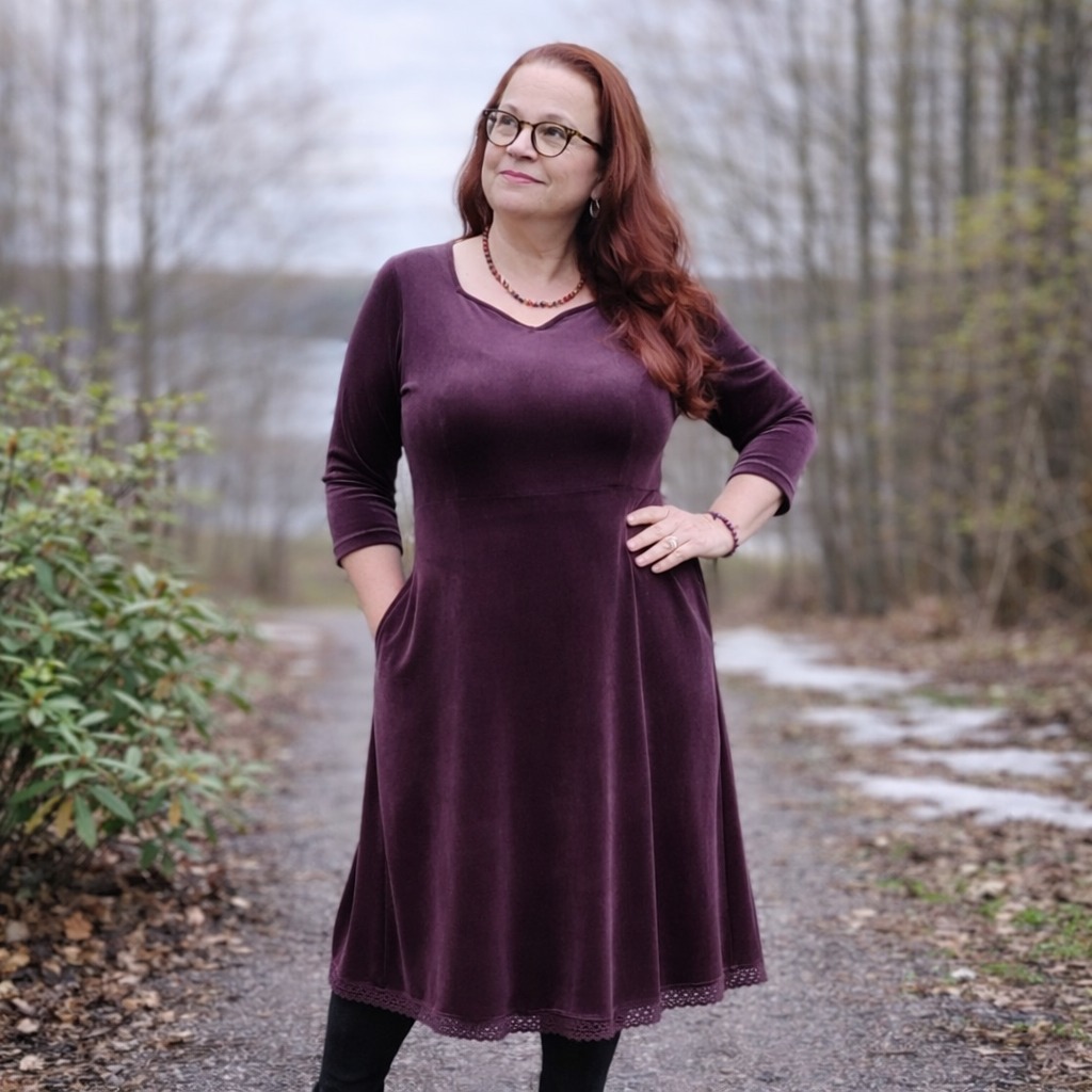 Sajina samettimekko 2 väriä - Image 2