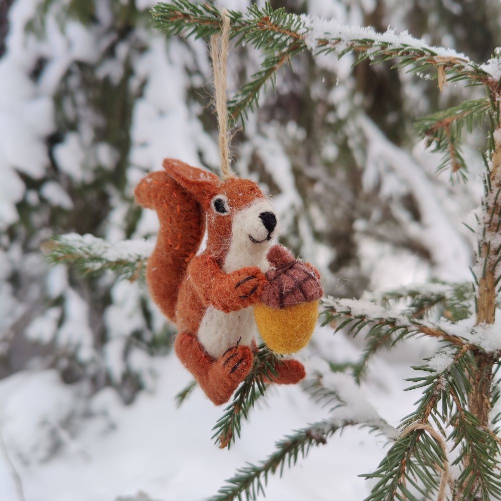 Huovutettu orava koriste