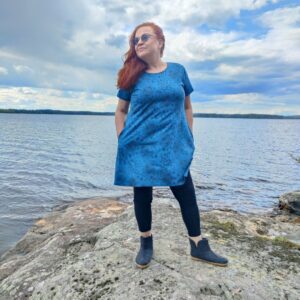 Sininen taskutunika Pratima