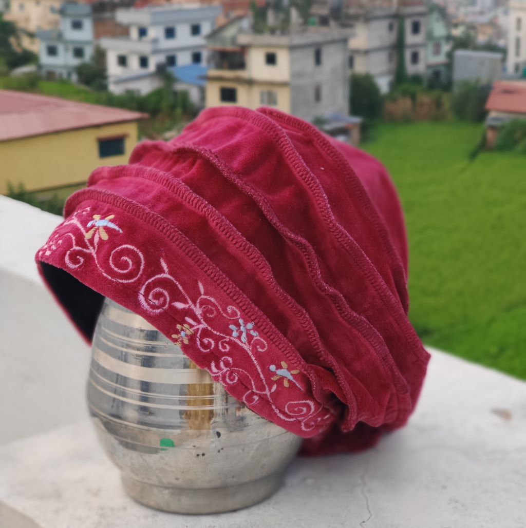 Samettihattu kukkabrodeeraus - Image 3