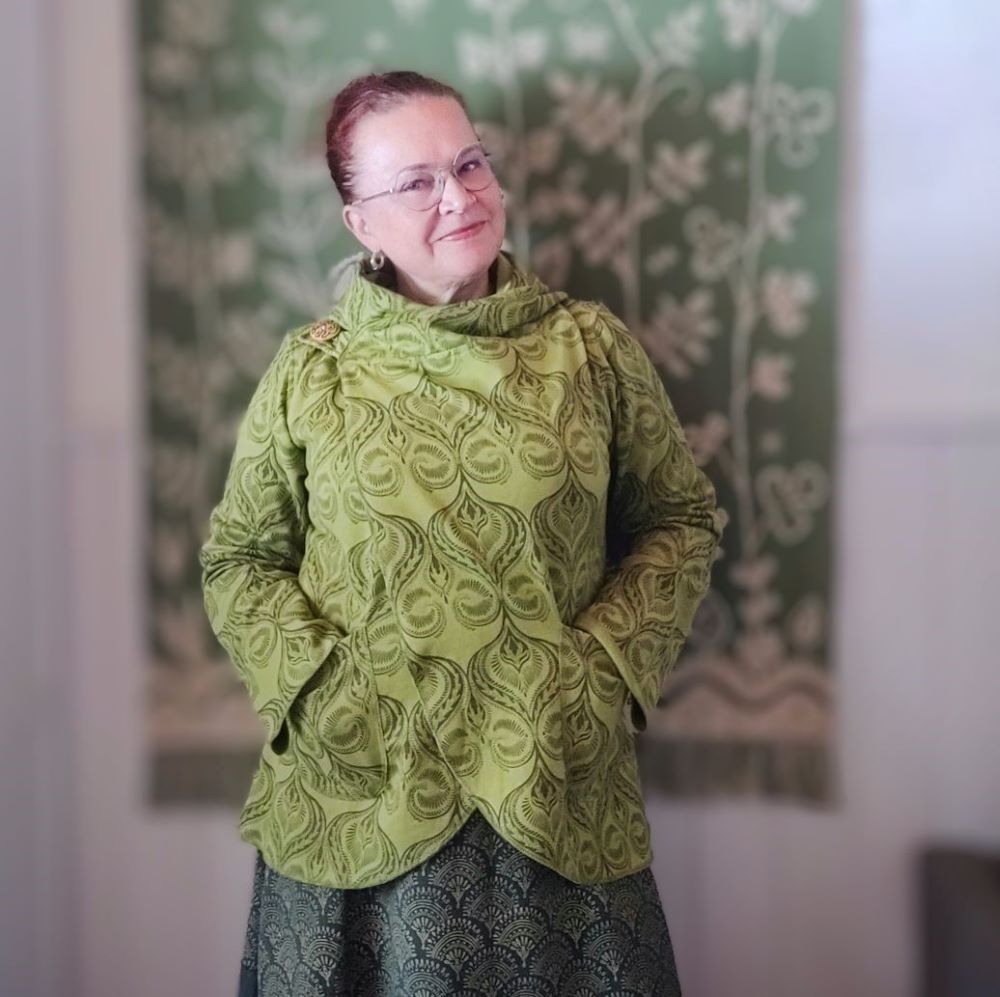 Desja huppujakku eri värejä