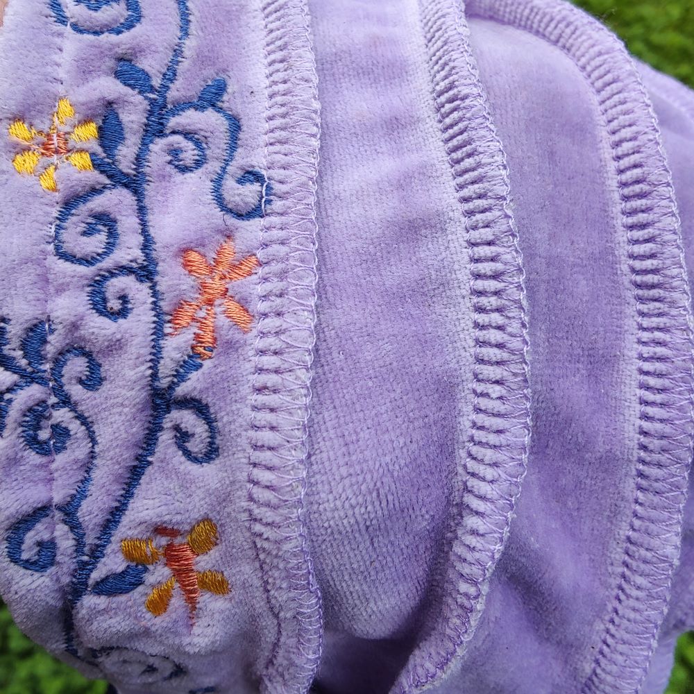 Samettihattu kukkabrodeeraus - Image 5